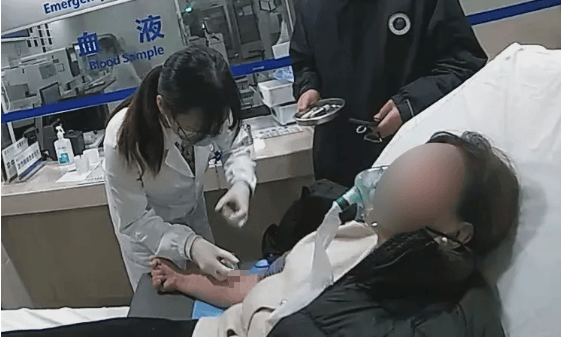 杭州市中心突发！男孩当场慌了：我妈情况不对！视频曝光，这一幕见过……
